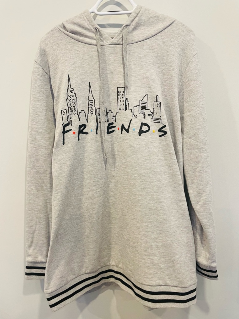 FRIENDS Vintage Retro Throwback Light Gray Hoodie with Skyline - Picture 2 of 6